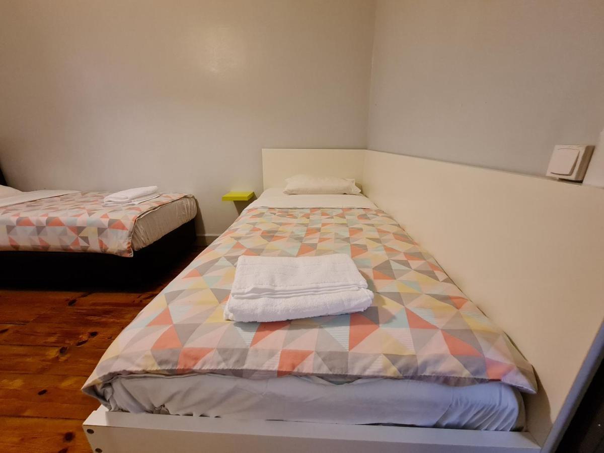 Shangri-La Hostel Anjos Лиссабон Экстерьер фото