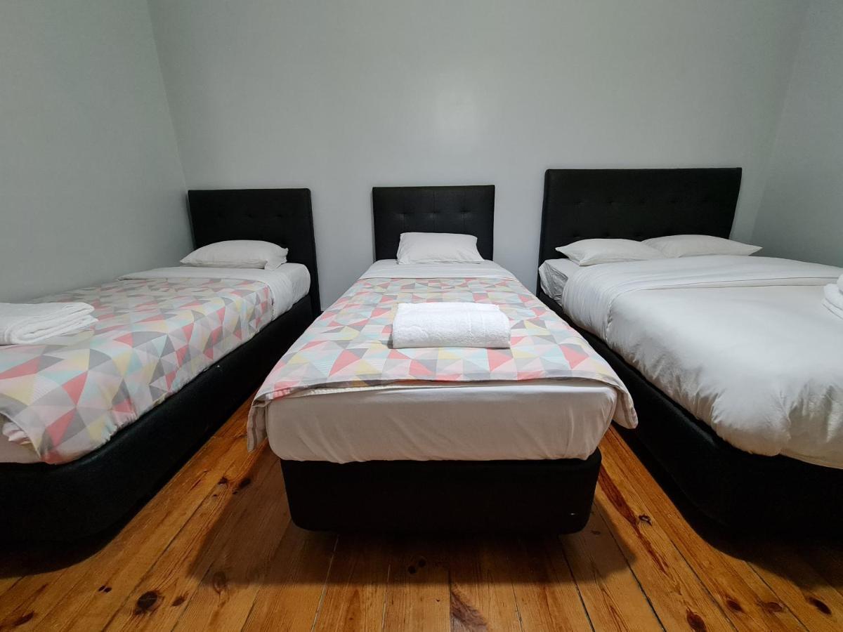 Shangri-La Hostel Anjos Лиссабон Экстерьер фото