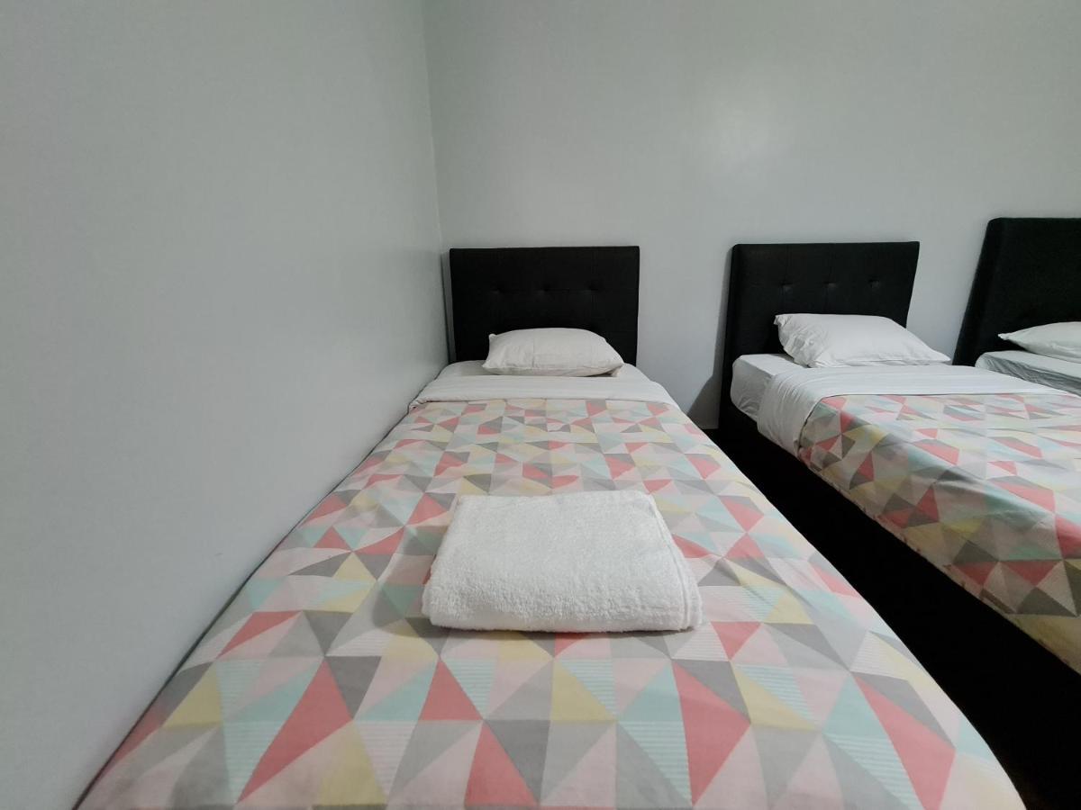 Shangri-La Hostel Anjos Лиссабон Экстерьер фото
