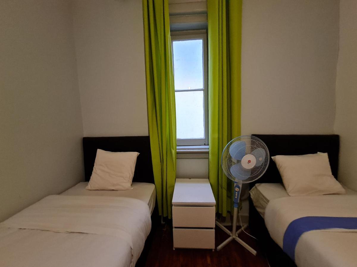 Shangri-La Hostel Anjos Лиссабон Экстерьер фото