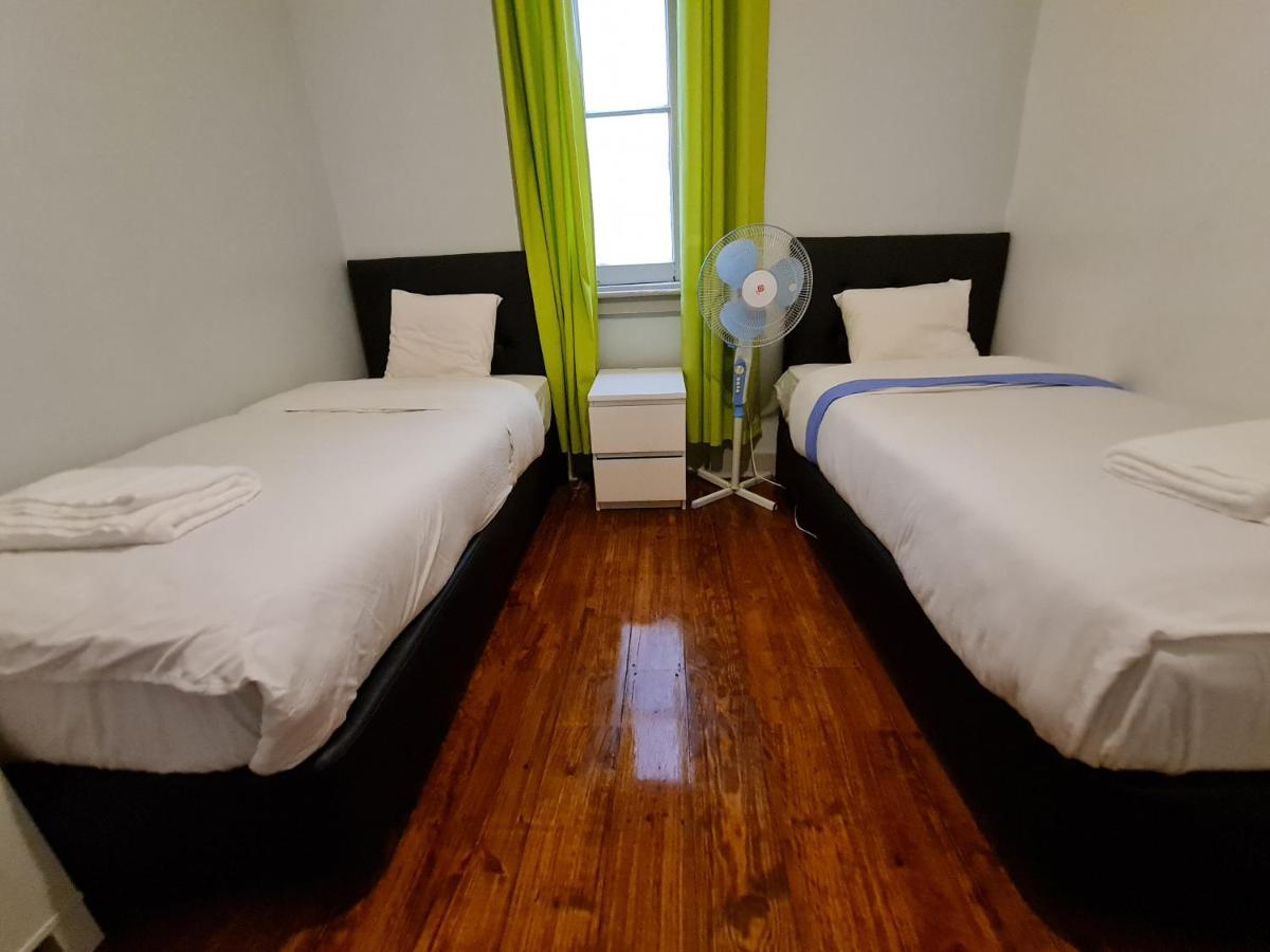 Shangri-La Hostel Anjos Лиссабон Экстерьер фото