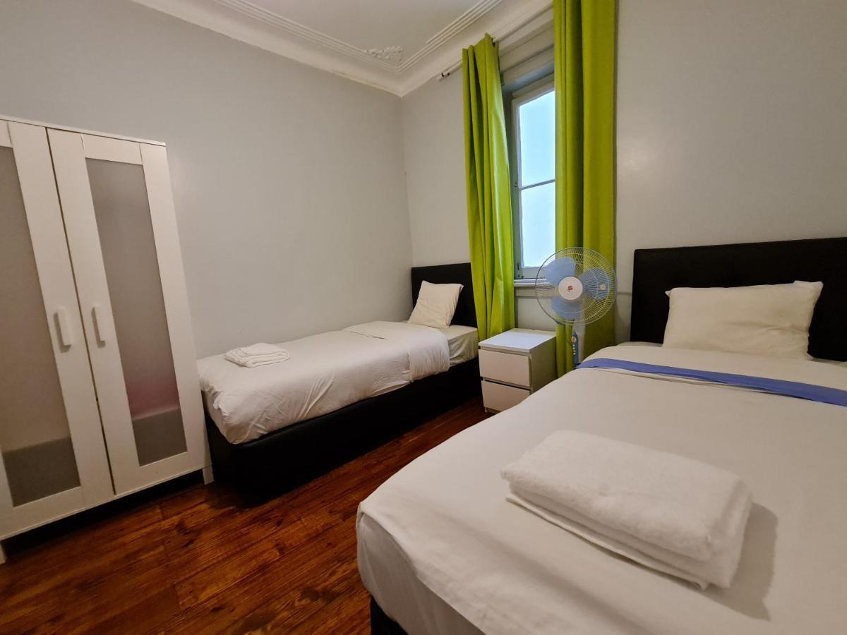 Shangri-La Hostel Anjos Лиссабон Экстерьер фото