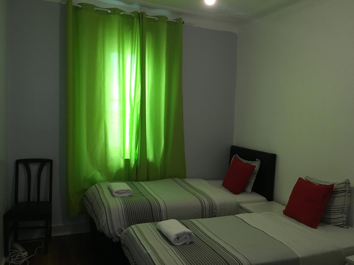 Shangri-La Hostel Anjos Лиссабон Экстерьер фото